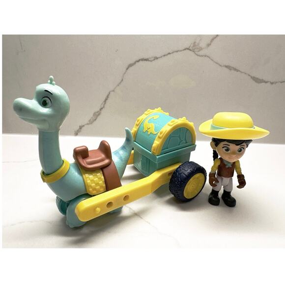 Dino Ranch Ultimate Playground Riding Adventure Min Clover Care Cart Playset Toy - Picture 1 of 9